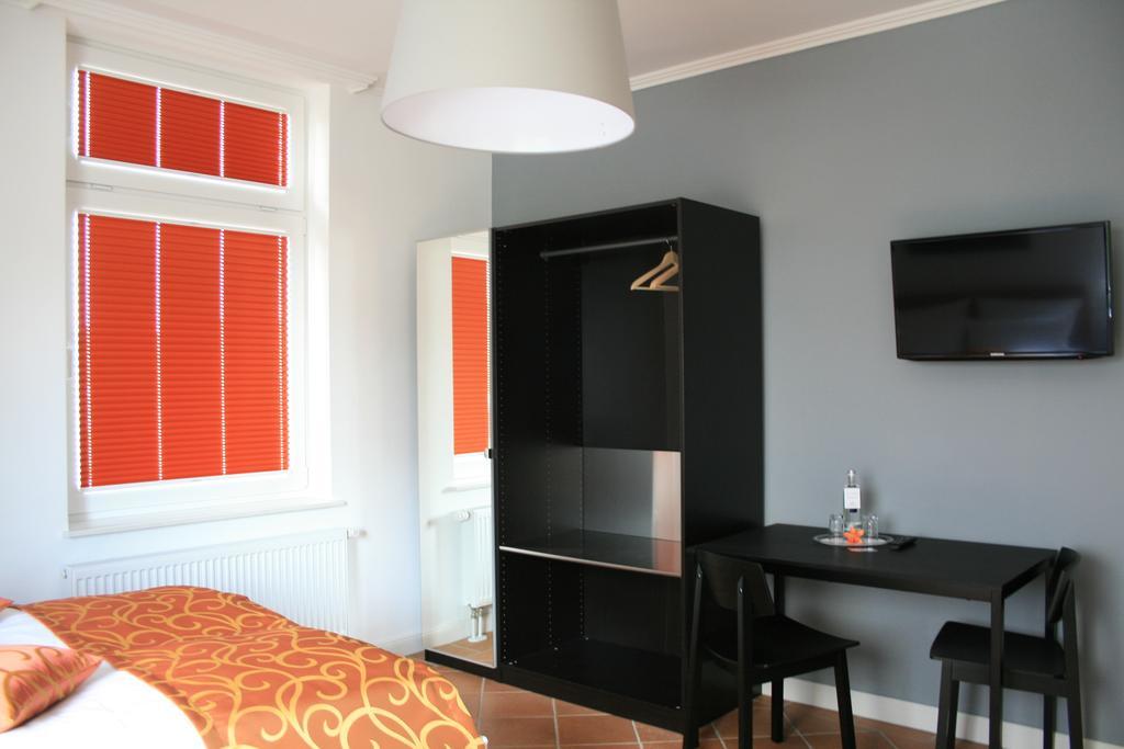 Apartmenthaus Unterwegs Rostock Chambre photo